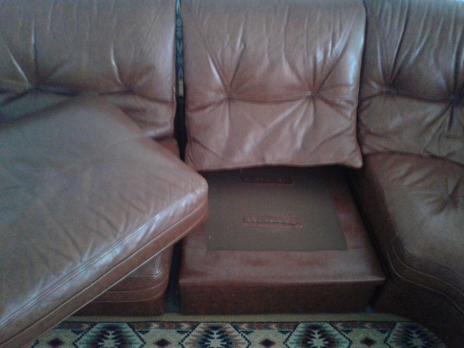 Sofá de canto em couro com chaise longue e de designer moderno!