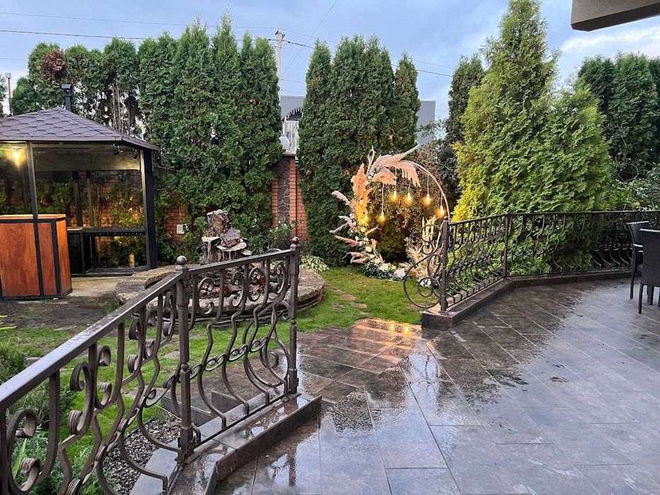 Подобова оренда великого будинку в Києві. НР Вільно, Банкетна зала