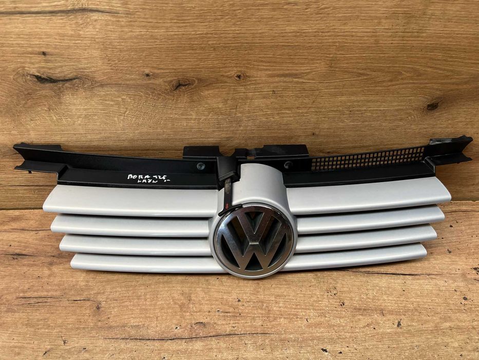 Grill/atrapa zderzaka Volkswagen Bora kolor la7w