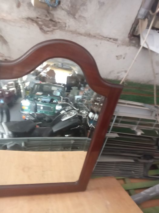 Espelho vintage envernizado.