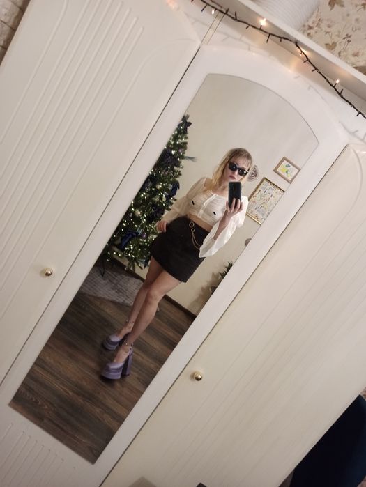 Блузка белая с длинными рукавами