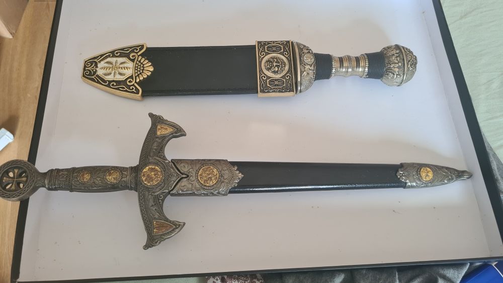 Adagas para coleção