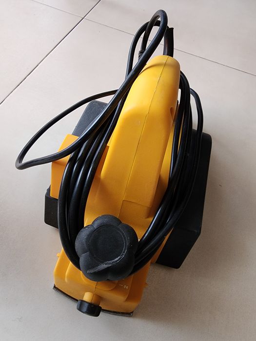 Plaina eléctrica Einhell BEH 600