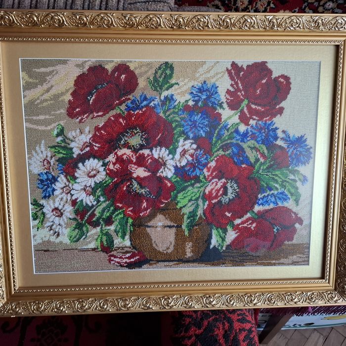 Картина вишита нитками  Корзина з квітами