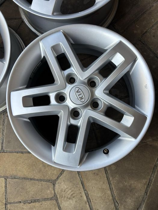 Оригінальні диски 5/114.3 r16 6.5j et51 kia ceed  hyundai