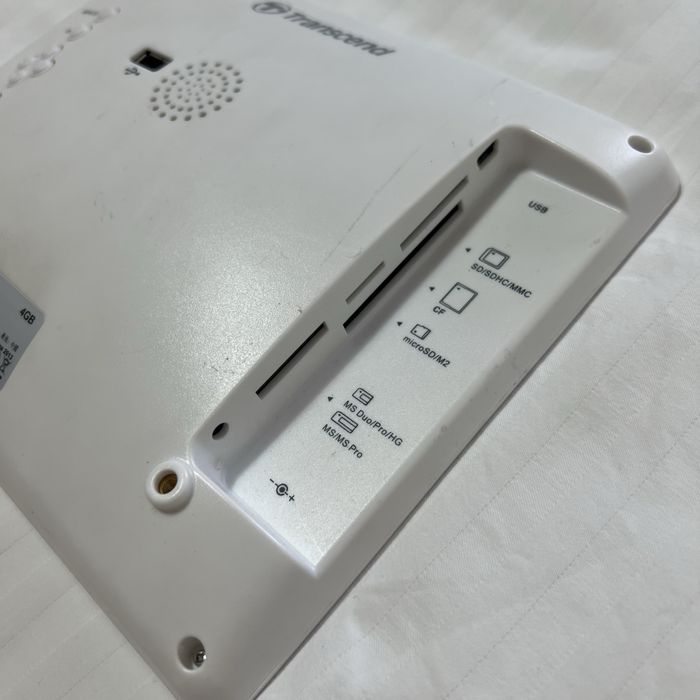 Цифровая фоторамка Transcend 8" TS4GPF830W
