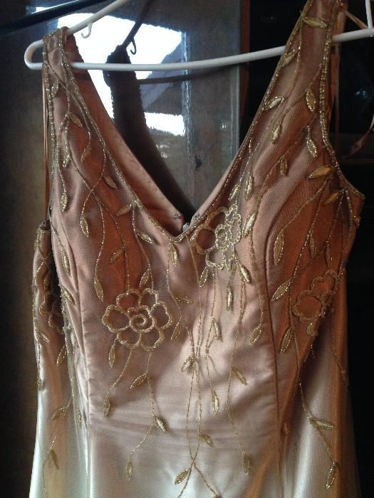 Elegancka beżowa wizytowa długa sukienka r42 L wesele