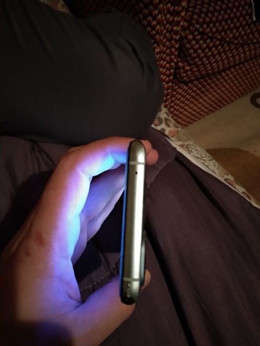 Телефон OnePlus 9r