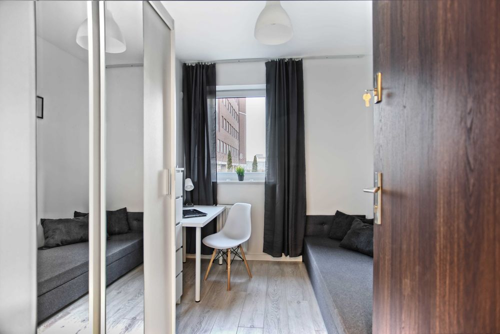 Komfortowy, ustawny, przytulny pokój z drzwiami akustycznymi (jak miniapartament) – ul. Cybernetyki 17, Mokotów