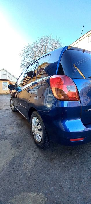 Тойота версо корола