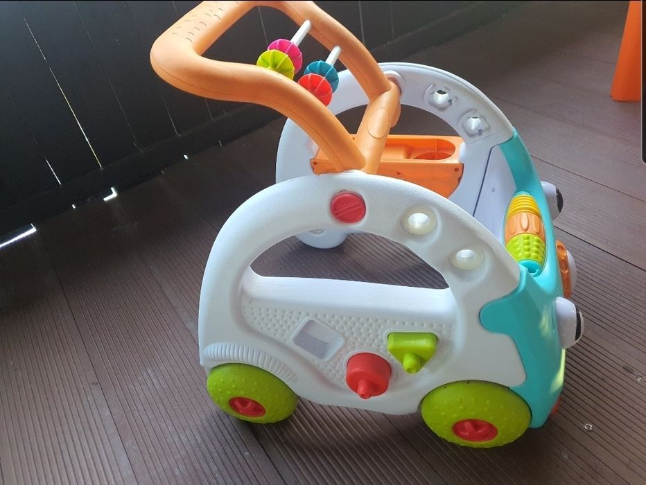 Chodzik, pchacz dla dzieci auto      .