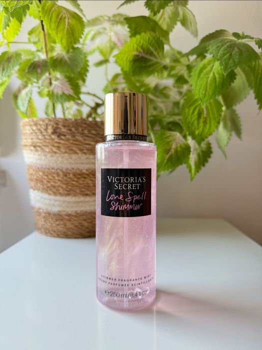 Victoria's Secret Love spell Shimmer Body mist