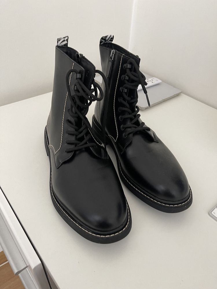 Dr martens top ireland zara