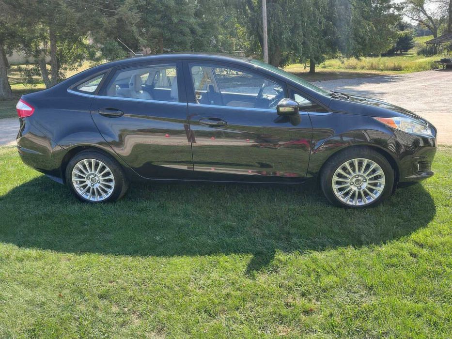 Ford Fiesta Titanium      2014