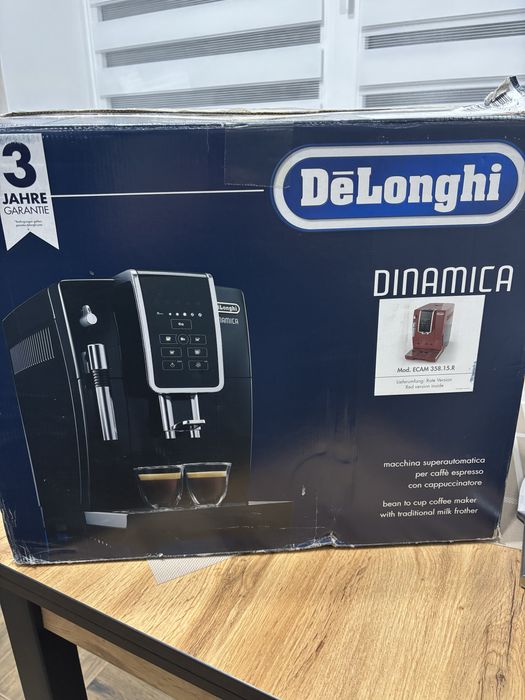 Кавомашина delonghi dinamica у червоному кольорі