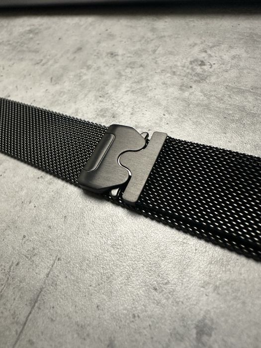 Чорний металевий ремінець для годинника міланське плетіння на магніті