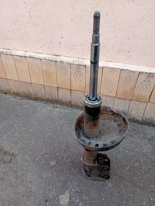 Продам стойку на Рено канго