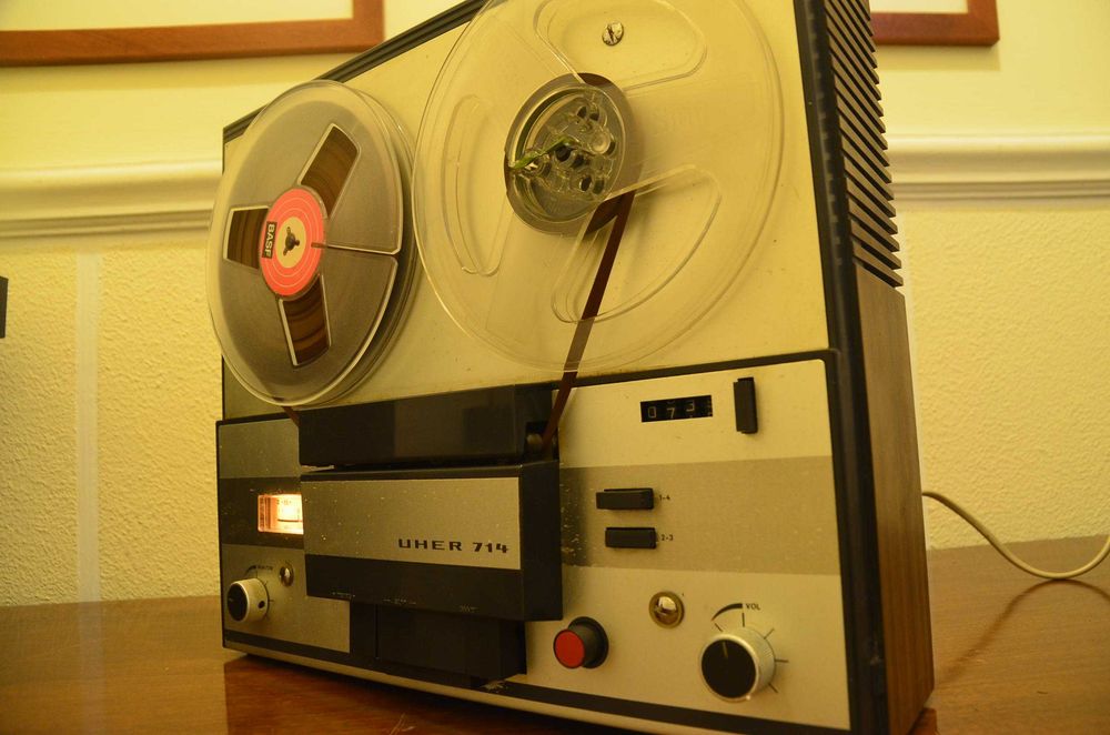 Gravador de bobines Uher 714 - A funcionar