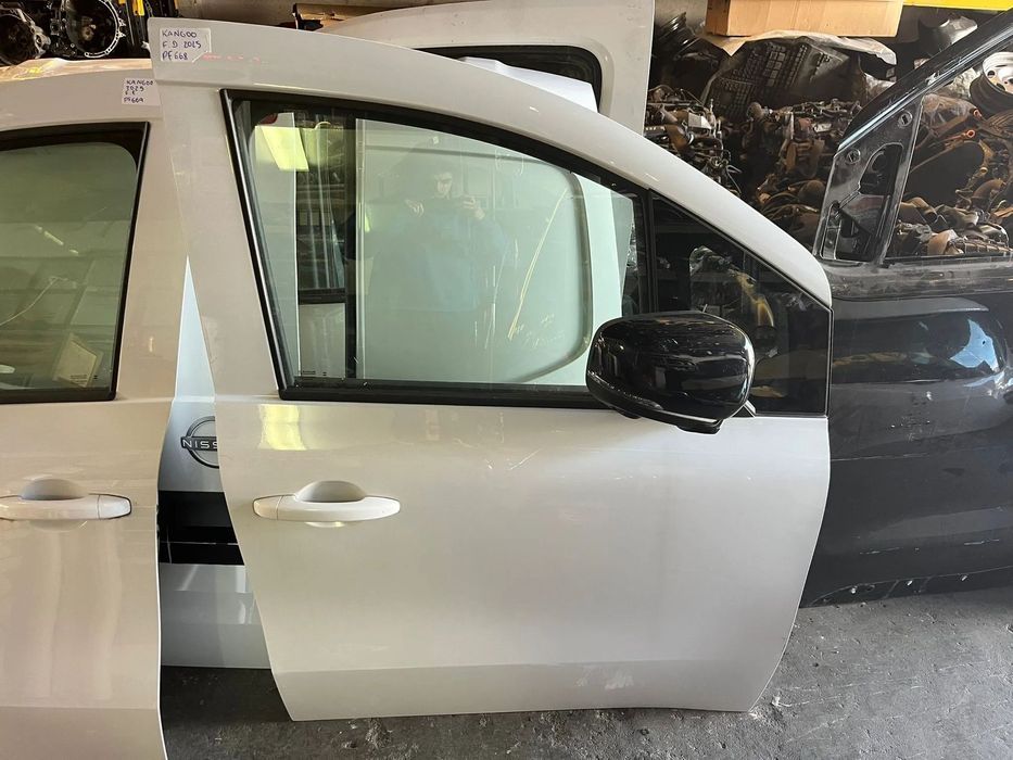 Renault Kangoo III 2025 - PORTA FRENTE DIREITA - PF668