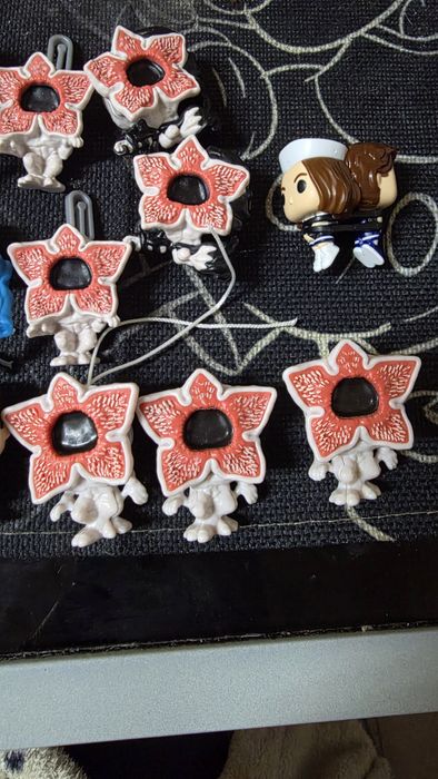 Bonecos strange things