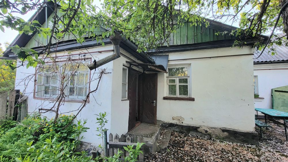 Будинок на два входа