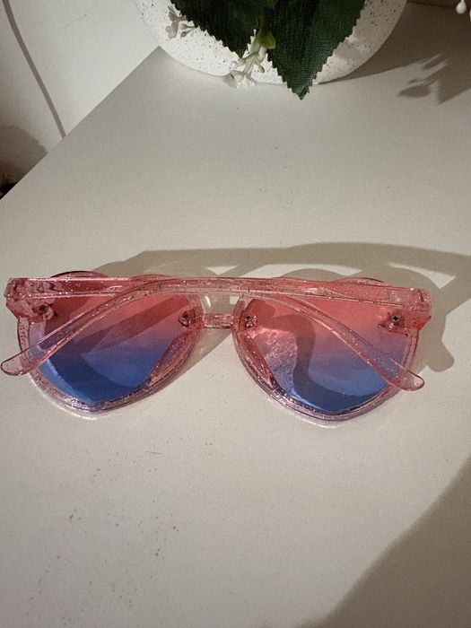 Urocze brokatowe okulary w kształcie serc