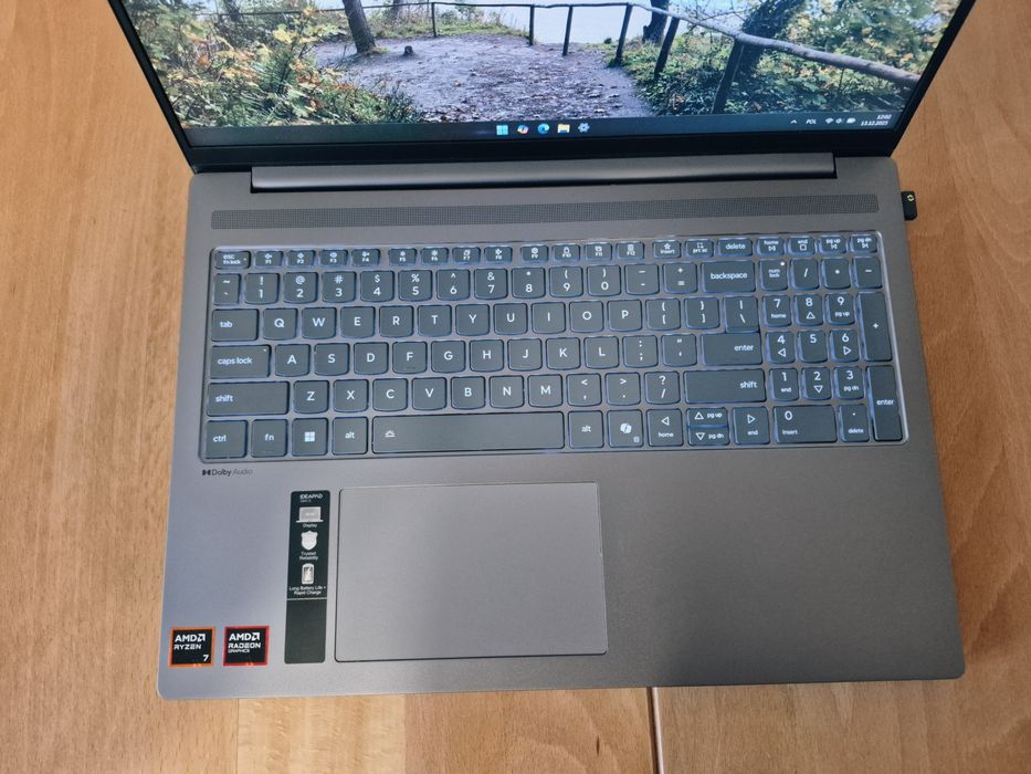 Laptop Lenovo Ideapad Slim 5 16" R7-8845HS, 24GB  512GB SSD Win 11