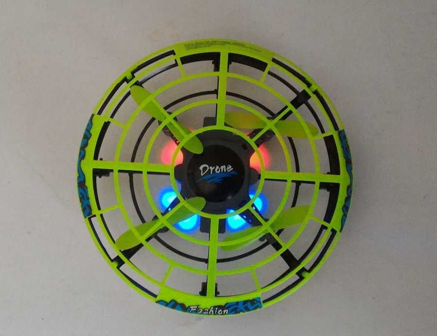 Летающий спиннер 12см с пультом и подсветкой Baztoy LH-X40 неисправный