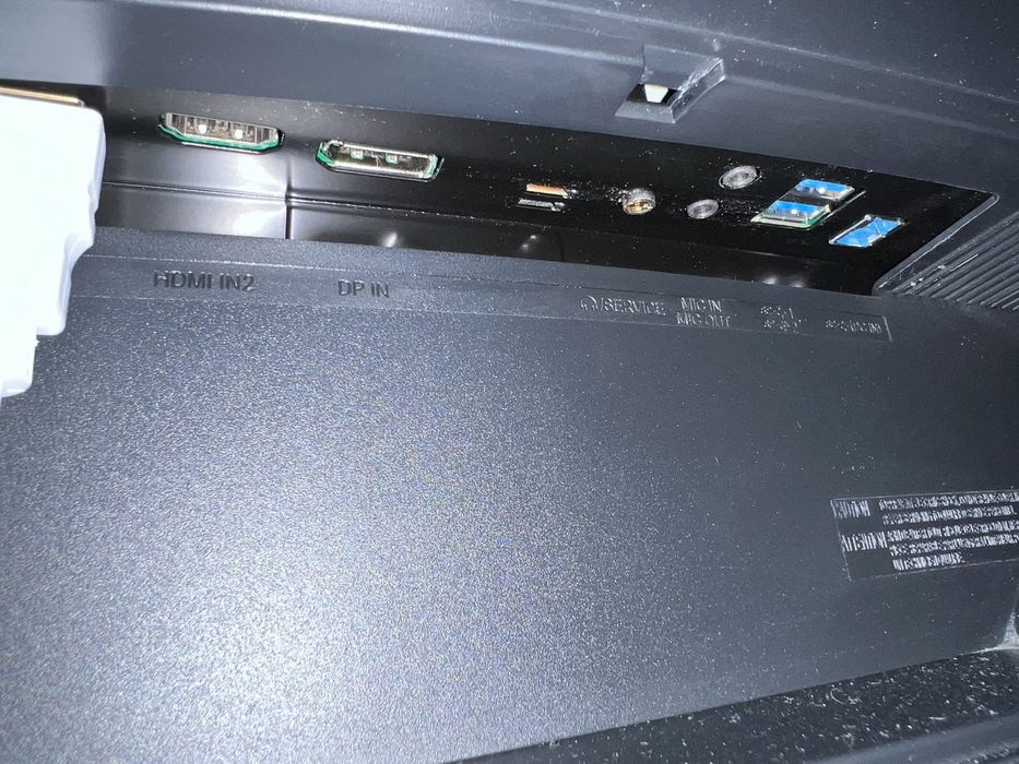 monitor samsung C32HG70 32 cale curved 144hz 1440p. HDR