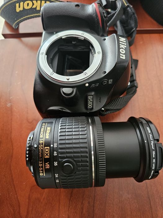 Câmara Digital Nikon D5100. Oferta cartão 4 GB