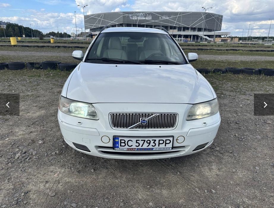 Автомобіль Volvo V70