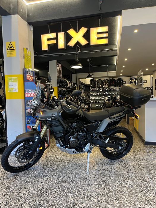 Yamaha T7 Teneré de 2024 com 10000 Kms, como nova e Top Case