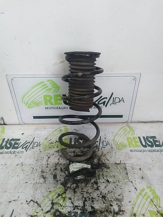 Mola de suspensão frente esquerda OPEL Astra H Caravan (L35)