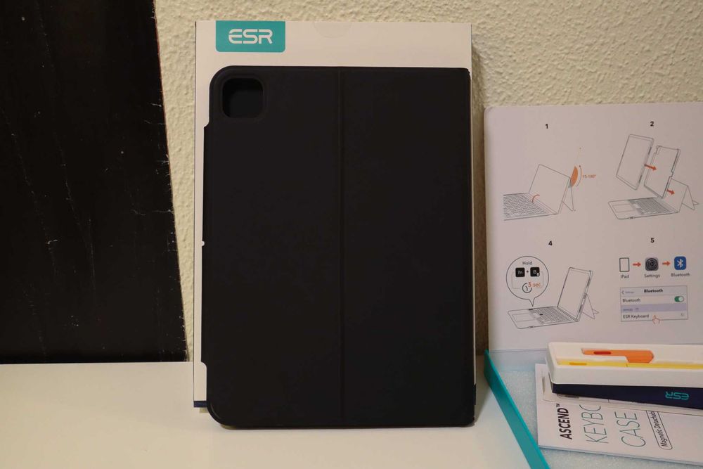 ESR Ascend Teclado EN capa iPad 11" + capa Apple Pencil 2