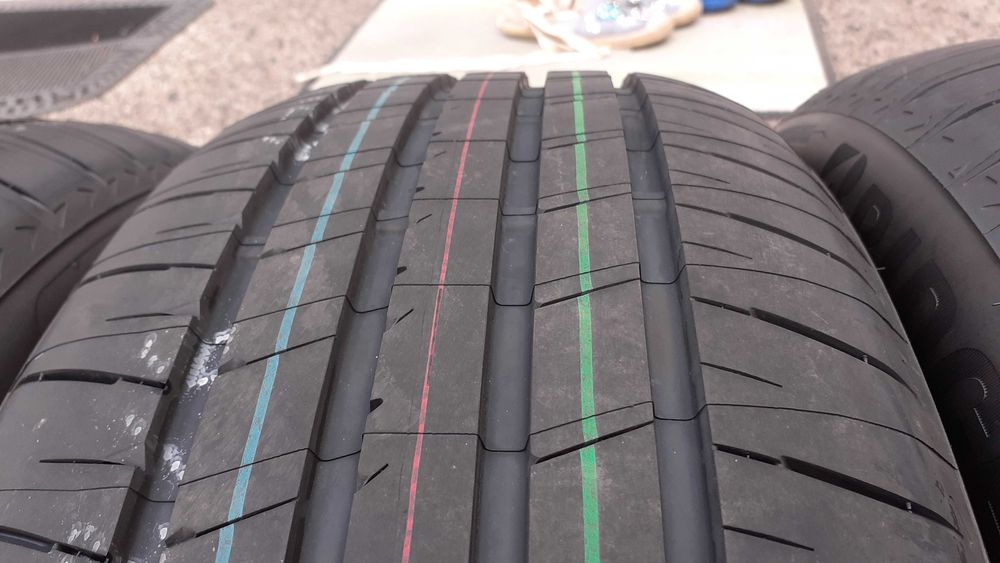 Nowe opony Kl. Premium 4x BRIDGESTONE 235/50R20 100W,  2022/23r