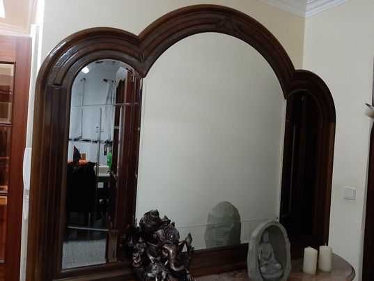 Móvel de entrada com espelho