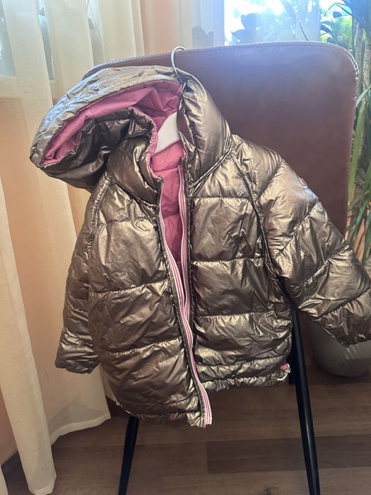Продам детскую куртку