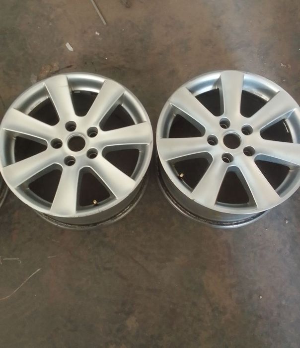 Dwa rodzaje felg .Aluminiowe felgi 17 cali 5/120 BMW ,OPEL.