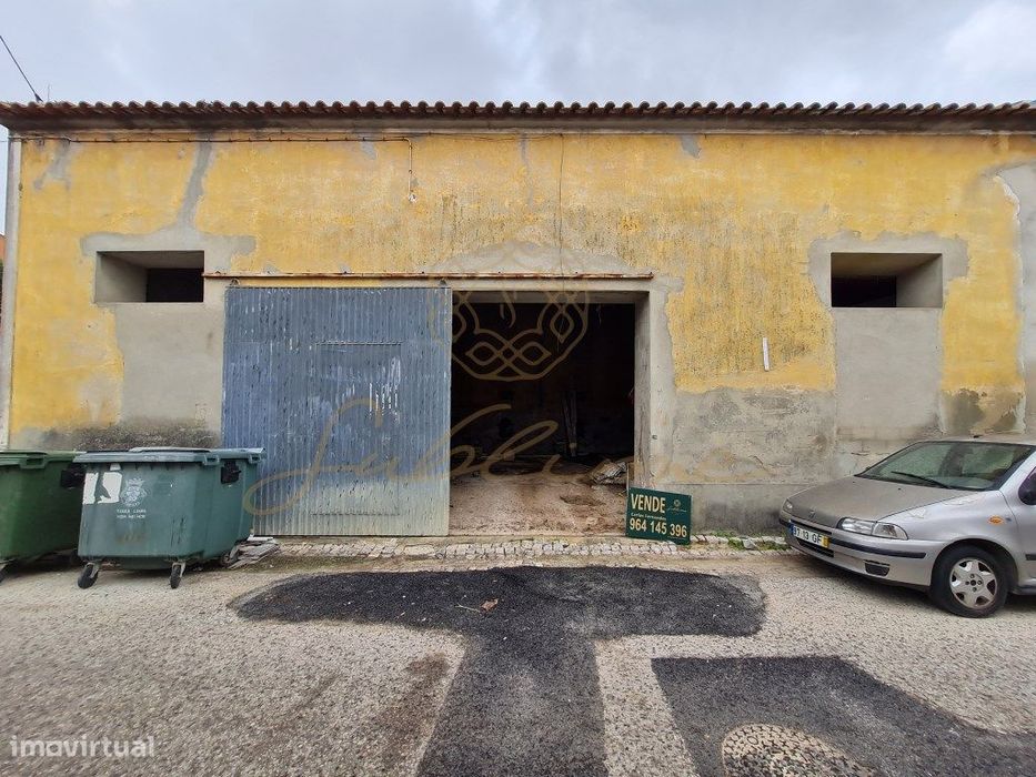 Antiga Adega por recuperar