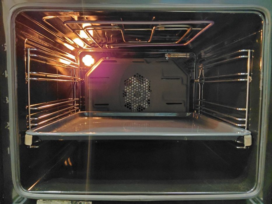 Надійна духова шафа духовка пічка піч Beko OIM23301X