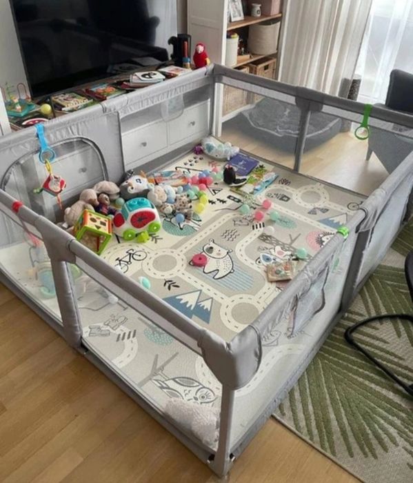 Безпечний дитячий  манеж / сухий басейн