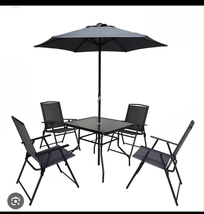 Mesa com tampo de vidro e guarda  sol