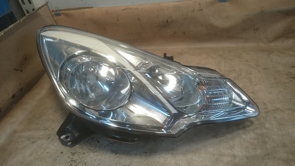 " Citroen C3 II lampa prawa przód EU