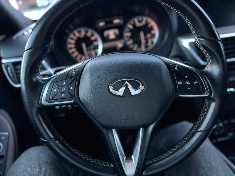 2017 Infiniti QX30