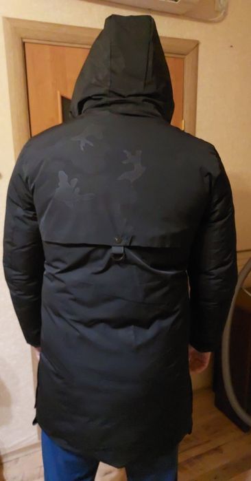 Продам зимнюю куртку (пуховик)