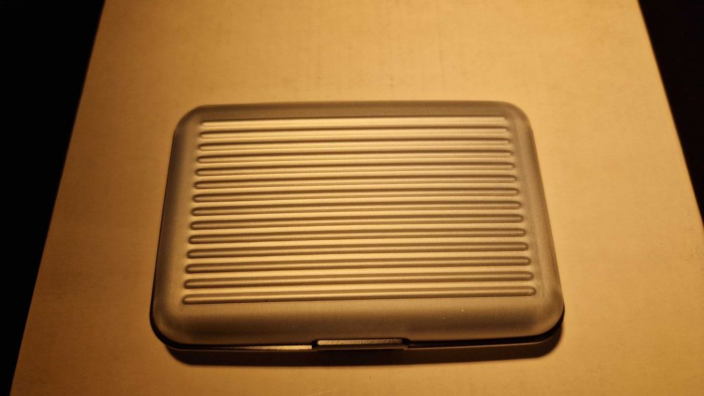 Porta cartões metalico