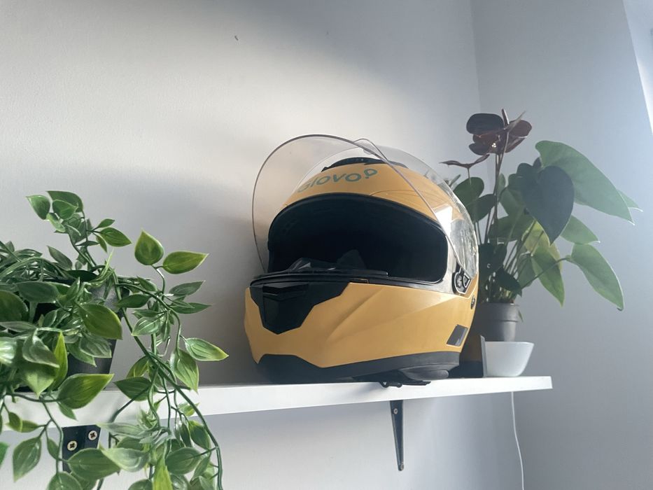 Kask Glovo. Rozmiar M