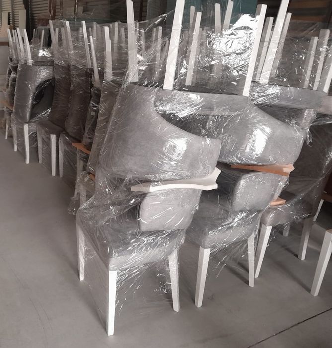 Camas estofadas, sofás e cadeiras *Fabricante*