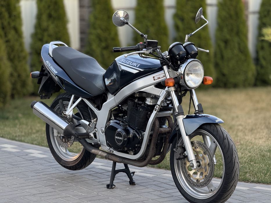 Suzuki GS 500.