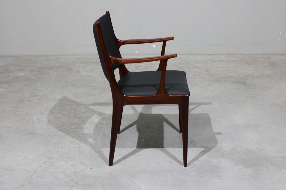 Cadeirão Johannes Andersen em mogno